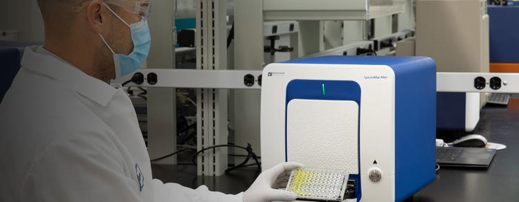 Measure dual-luciferase reporter gene activity with the SpectraMax Mini ...