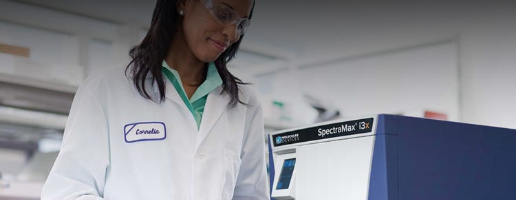 Scientist working on SpectraMax i3x System